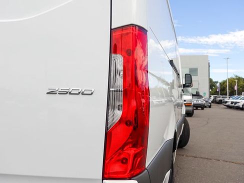 Used 2023 Mercedes-Benz Sprinter 2500 image 6