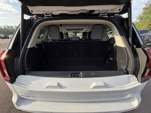 Used 2025 Ford Expedition Active AWD/4WD image 19