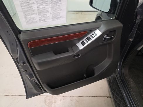 Used 2012 Nissan Pathfinder LE AWD/4WD image 9