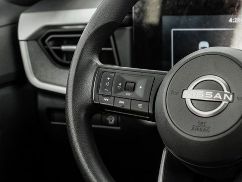 Used 2025 Nissan Kicks SV image 15