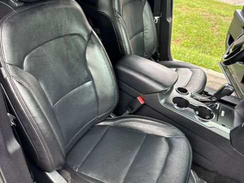 Used 2018 Ford Explorer XLT w/ Equipment Group 202A FWD image 21