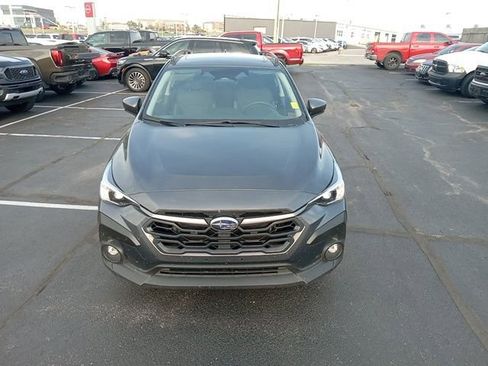 Used 2025 Subaru Crosstrek 2.0i Premium image 2