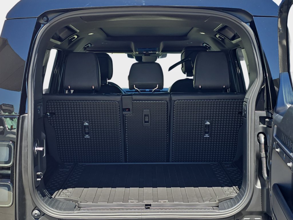 New 2026 Land Rover Defender 110 X-Dynamic SE AWD/4WD image 12
