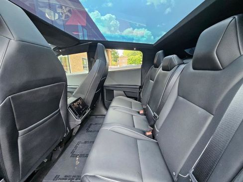 Used 2024 Tesla Cybertruck AWD Crew Cab image 71