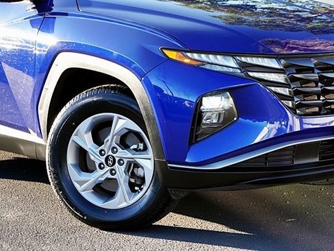 Certified 2024 Hyundai Tucson SE image 4