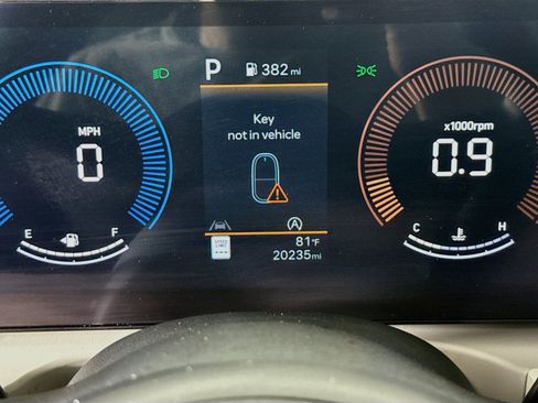 Used 2025 Hyundai Tucson SEL FWD image 13