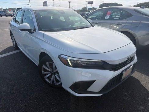 Used 2022 Honda Civic LX image 2