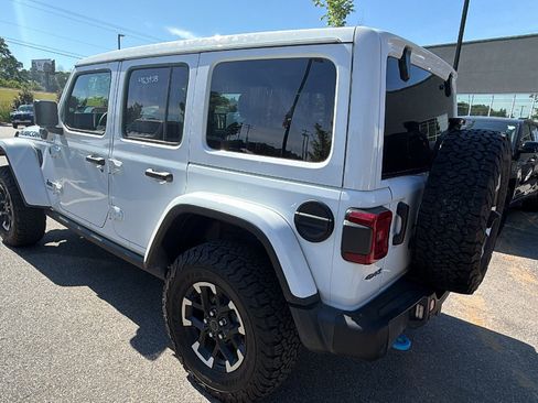 Used 2025 Jeep Wrangler Unlimited Rubicon 4xe AWD/4WD image 10