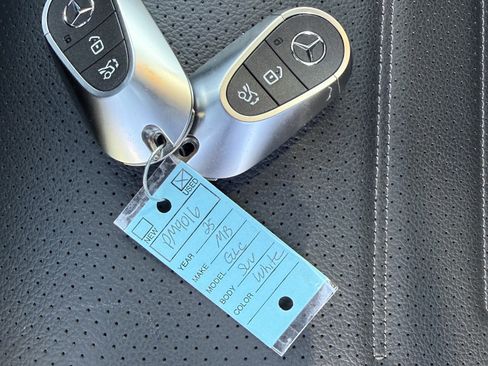 Used 2025 Mercedes-Benz GLC 300 4MATIC image 38