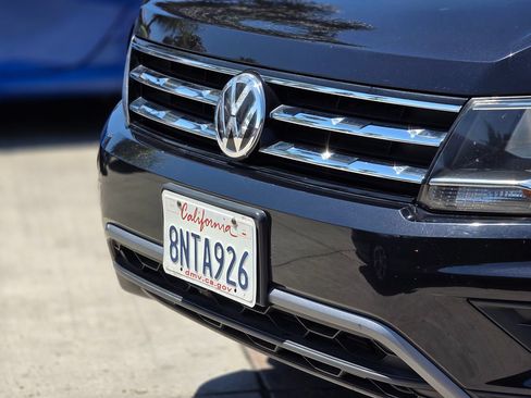 Used 2020 Volkswagen Tiguan SE w/ Panoramic Sunroof Package FWD image 7