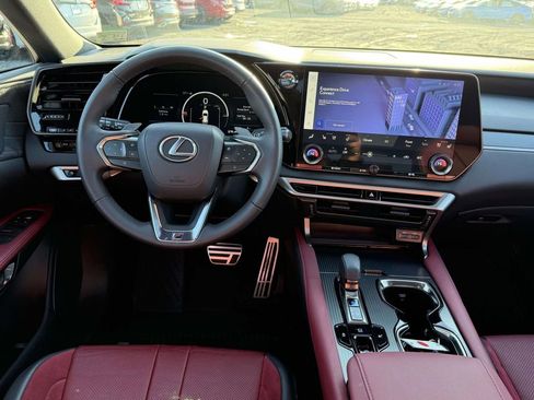 Used 2025 Lexus RX 500h F Sport image 8