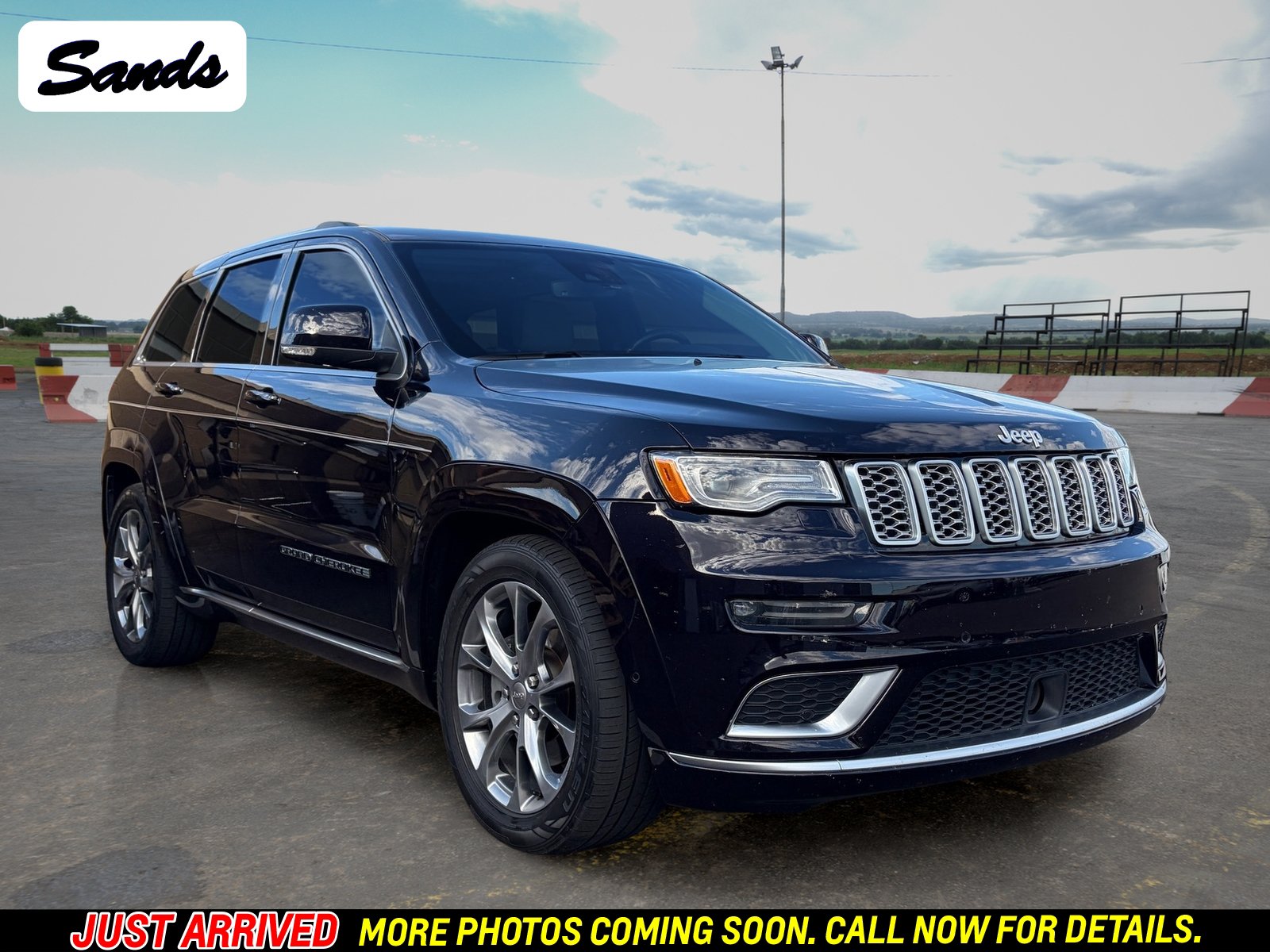 Used 2020 Jeep Grand Cherokee Summit AWD/4WD image 1