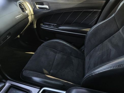 Used 2019 Dodge Charger Scat Pack w/ Dynamics Package image 21