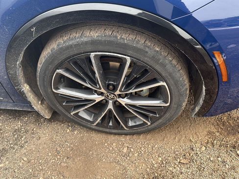 Used 2024 Toyota Prius XLE image 2