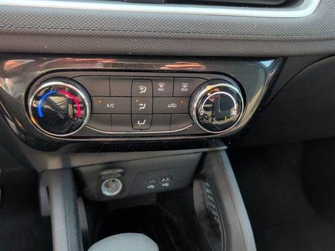 Used 2025 Chevrolet TrailBlazer LT AWD/4WD image 10