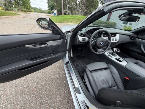 Used 2014 BMW Z4 sDrive35i RWD image 17