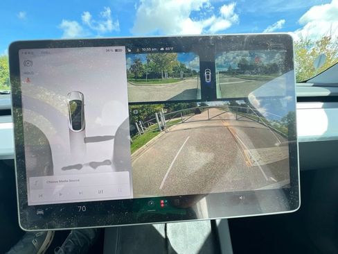 Used 2024 Tesla Model Y Long Range AWD/4WD image 34