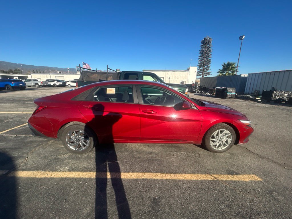 Used 2024 Hyundai Elantra SEL FWD image 8