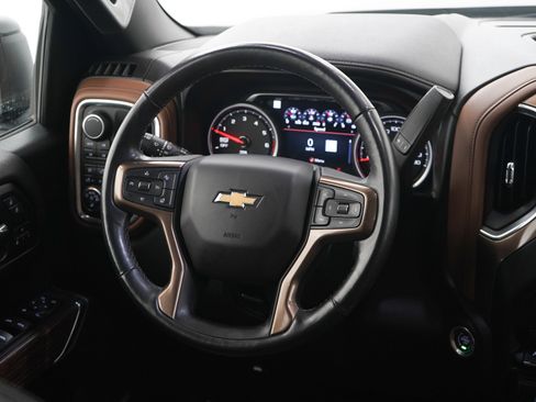 Used 2019 Chevrolet Silverado 1500 High Country w/ Technology Package AWD/4WD image 14