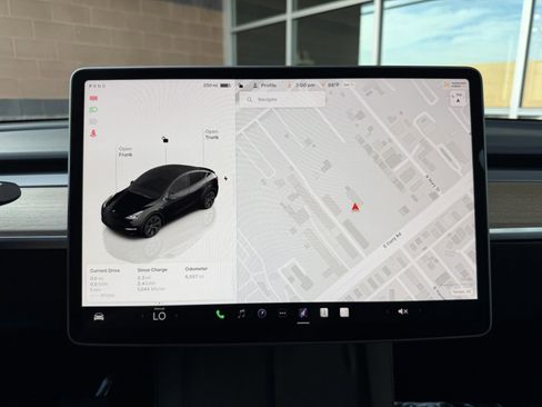 Used 2024 Tesla Model Y 2WD image 27