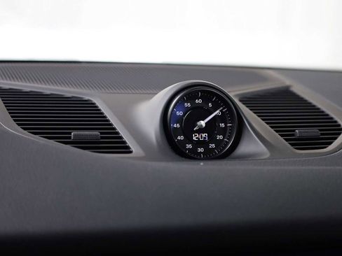 New 2026 Porsche Cayenne E-Hybrid AWD/4WD image 17