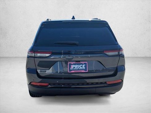 Certified 2025 Jeep Grand Cherokee Altitude AWD/4WD image 6