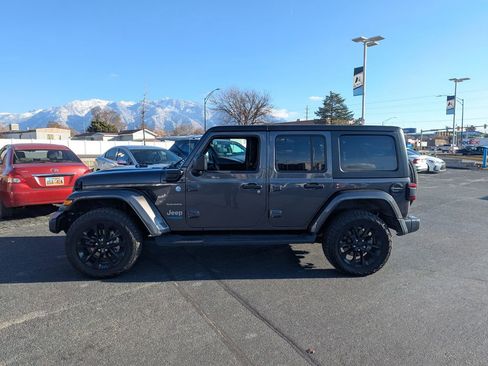 Used 2022 Jeep Wrangler Unlimited Sahara w/ Cold Weather Group image 8