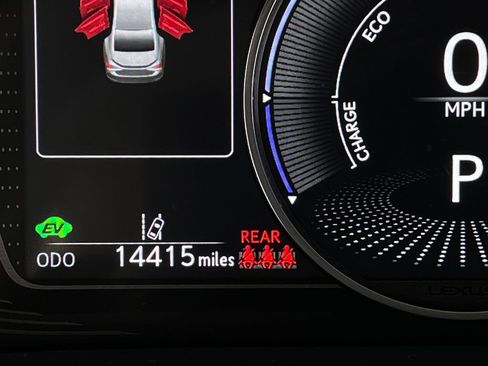 Used 2025 Lexus ES 300h w/ Premium Package image 17