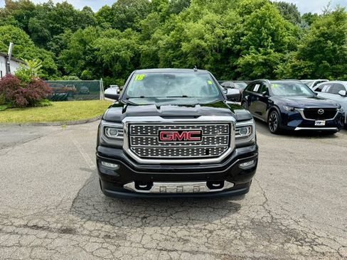 Used 2018 GMC Sierra 1500 Denali w/ Denali Ultimate Package AWD/4WD image 9