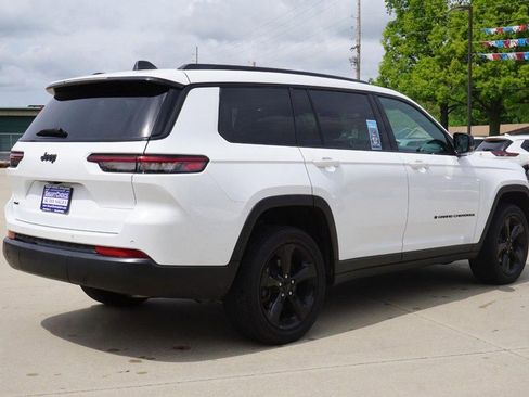 Used 2024 Jeep Grand Cherokee L Altitude AWD/4WD image 3