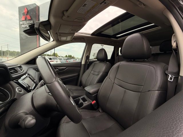 Used 2017 Nissan Rogue SL w/ SL Premium Package AWD/4WD image 24