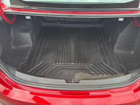 Used 2021 Chevrolet Malibu LT image 17