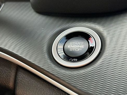 New 2025 Jeep Grand Cherokee Altitude image 22