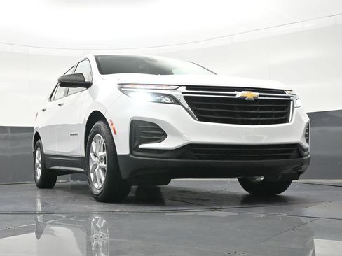 Used 2022 Chevrolet Equinox LS FWD image 29