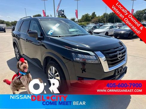 Used 2025 Nissan Pathfinder SL FWD image 7