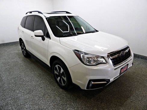 Used 2018 Subaru Forester 2.5i Limited AWD/4WD image 3