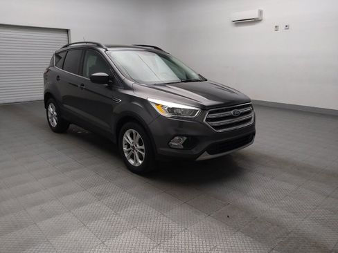 Used 2017 Ford Escape SE w/ Equipment Group 201A image 13