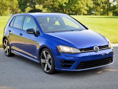 Used 2015 Volkswagen Golf R 4-Door AWD/4WD image 2