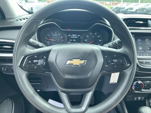 Used 2023 Chevrolet TrailBlazer LS FWD image 11