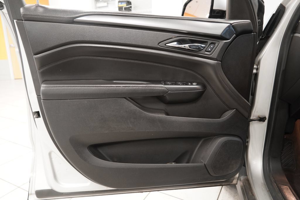 Used 2015 Cadillac SRX FWD image 16