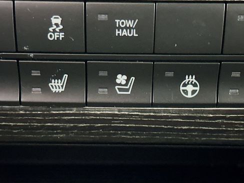 Used 2016 RAM 2500 Limited image 24