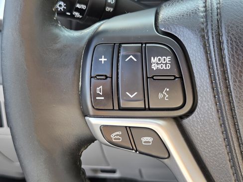 Used 2014 Toyota Highlander Limited Platinum image 27