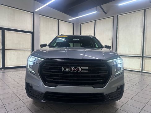 Certified 2023 GMC Terrain SLT w/ Infotainment Package II AWD/4WD image 9