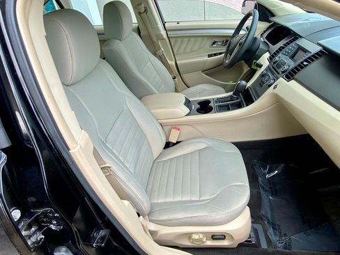 Used 2017 Ford Taurus SE FWD image 17