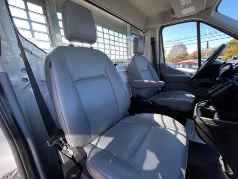 Used 2018 Ford Transit 250 138 RWD image 22