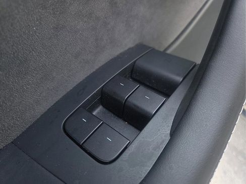 Used 2025 Tesla Model Y Long Range RWD image 14