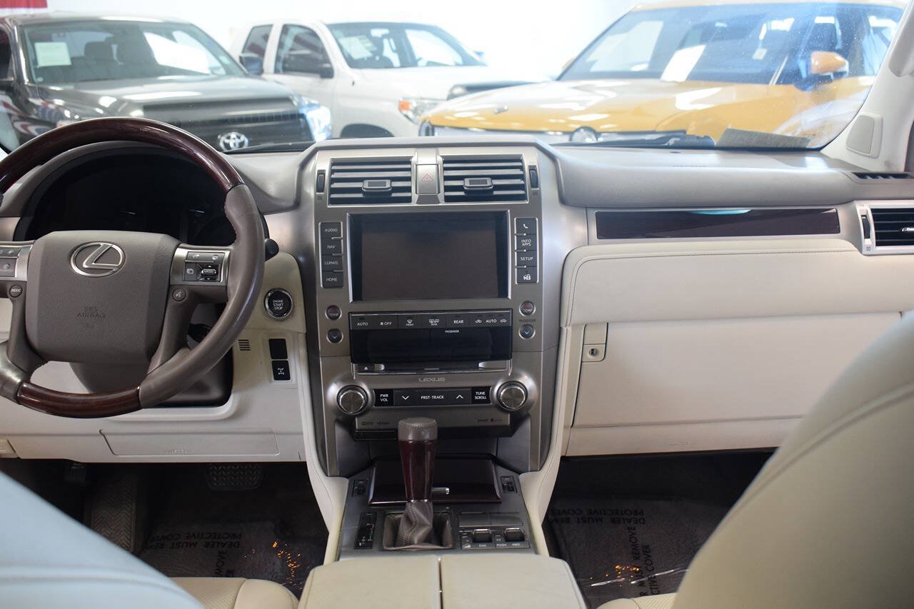 Used 2014 Lexus GX 460 w/ Premium Package AWD/4WD image 29