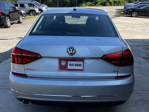 Used 2016 Volkswagen Passat 1.8T S FWD image 5