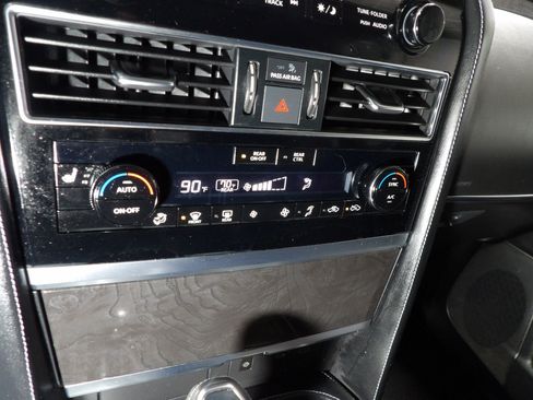Used 2024 INFINITI QX80 Luxe AWD/4WD image 33