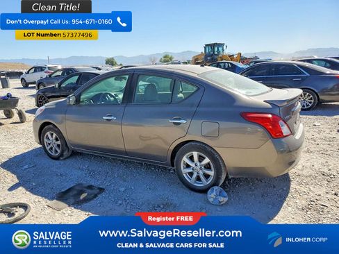 Used 2014 Nissan Versa SV w/ Convenience Package FWD image 3